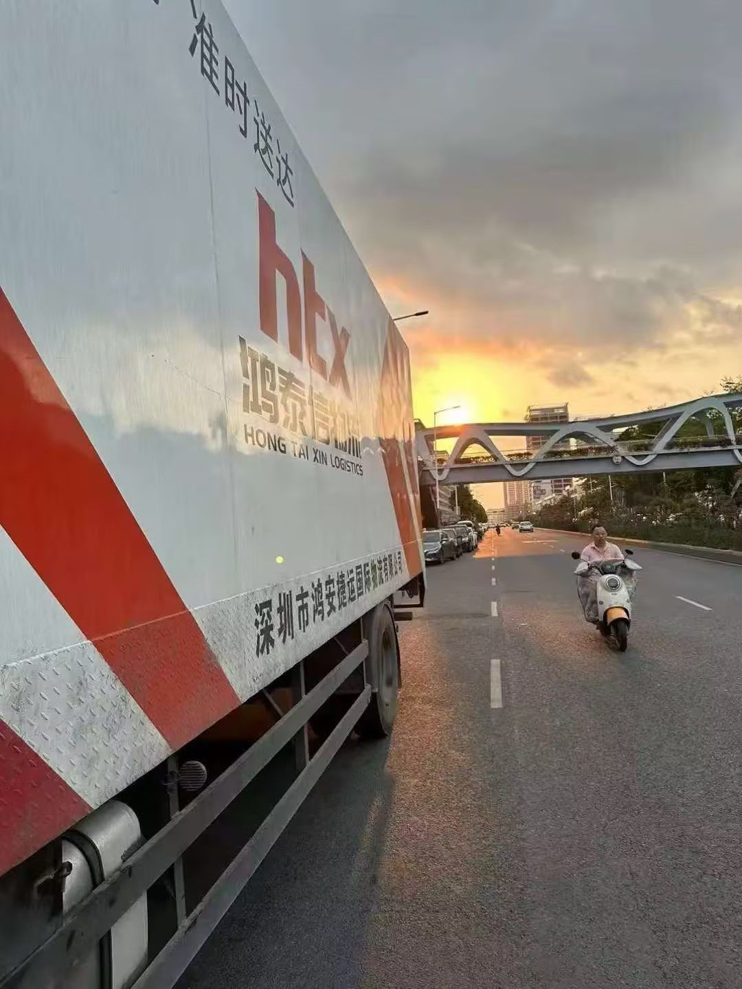 鴻泰信中港物流：?；房缇尺\輸的安全守護者